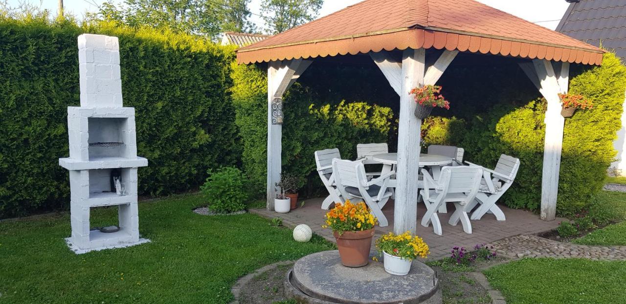 Pokoje Goscinne U Anny Ujście-Darłowskie Exterior foto